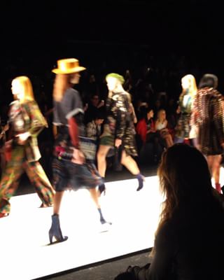 When every walk is in sync! π @desigual @dhi_inc_