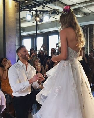 She said YES! 😍 Dressed for the occasion walking for New York Bridal Fashion Week, Nicole was struck by surprise to see Chad at the end of the @watters runway ready to propose!
@nasparcat 👰💍🤵 @thefittestdentist